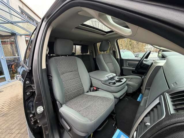 Dodge RAM 1500 5,7 HEMI 4+4 6 Sitzer