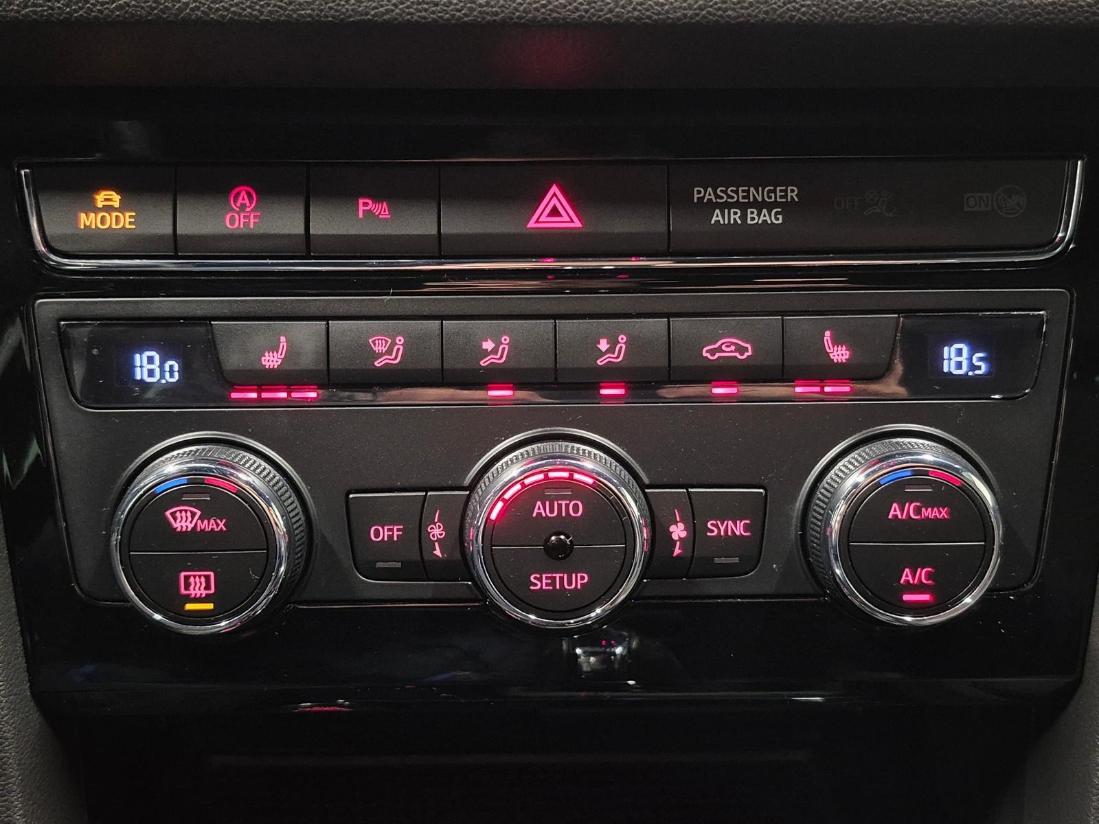Seat Leon ST FR LED/Navi/Beats/Keyl./DCC/SHZ/Kam/18LM