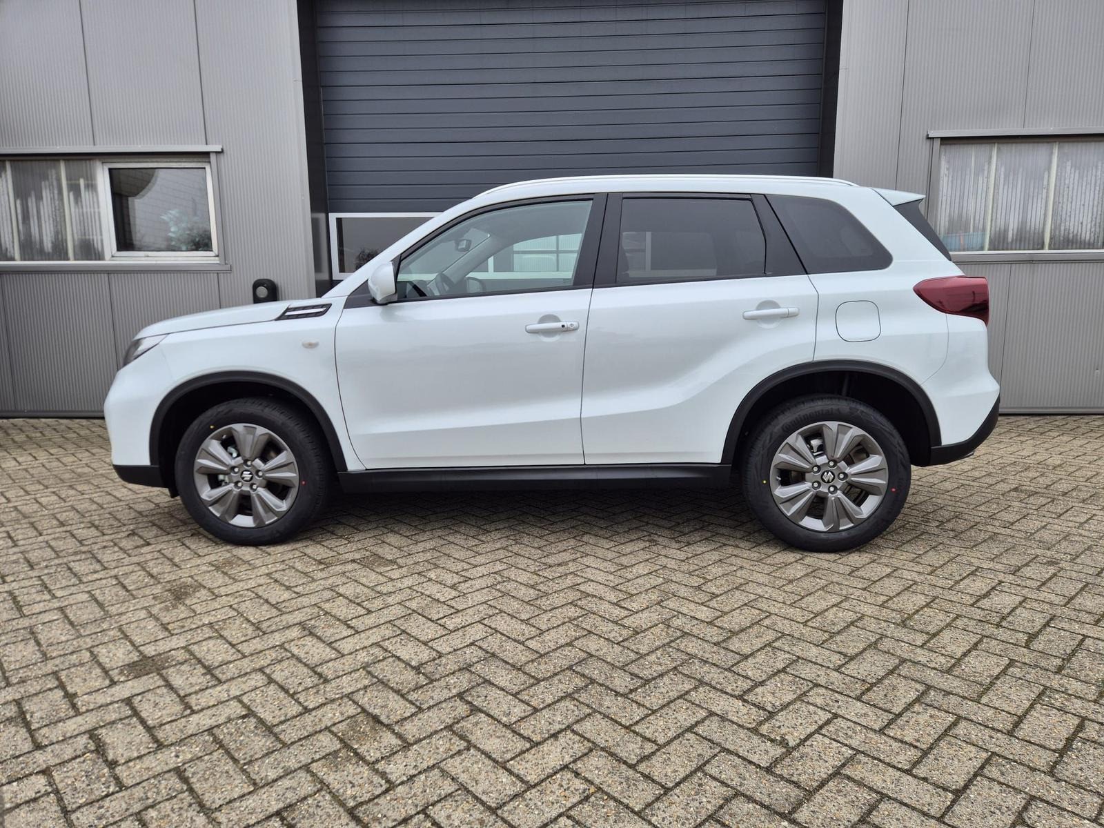Suzuki Vitara Comfort 110PS Automatik MHEV 1.4 Boosterjet Klimaautomatik Sitzheizung Na