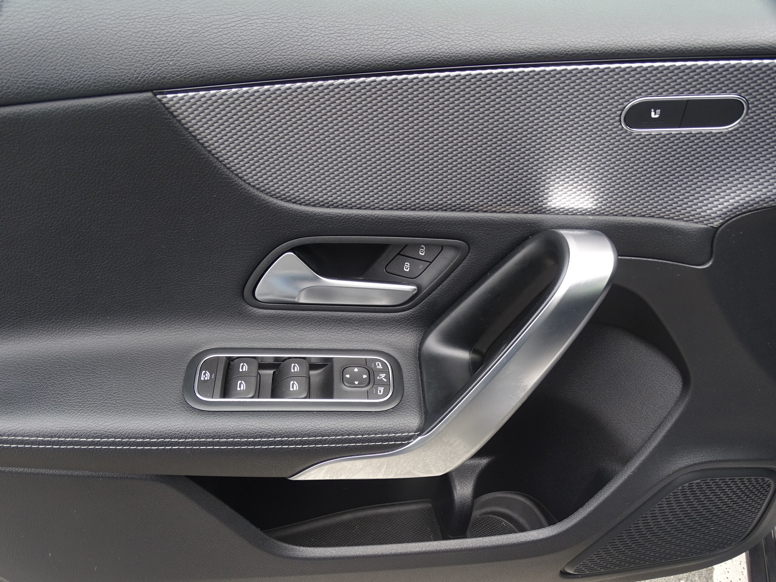 Mercedes-Benz A 180 PROGRESSIVE*NAVI*MBUX*LED*SHZG*TEL*TEMPO*