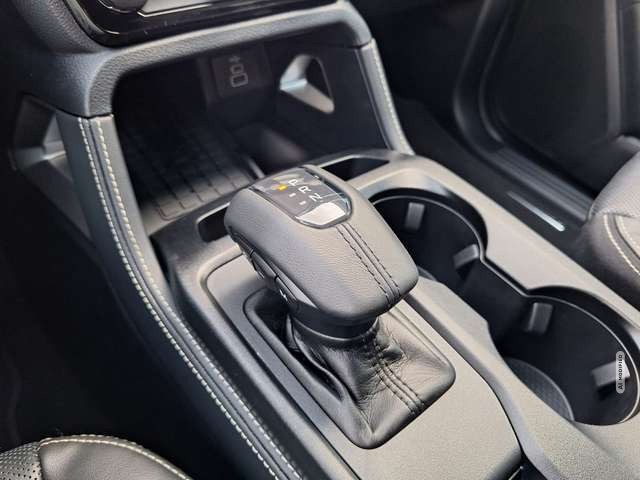 Ford Ranger Platinum 3,0 FOLIERT MATT HÖHER 20ZUmbau Breiter