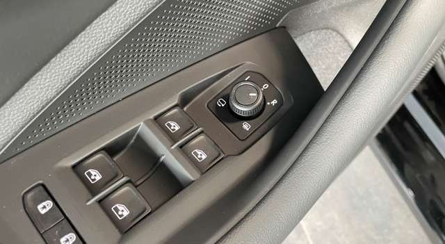 Volkswagen Passat Variant 2.0 Business Pano Navi ACC 360° IQ-Dri...