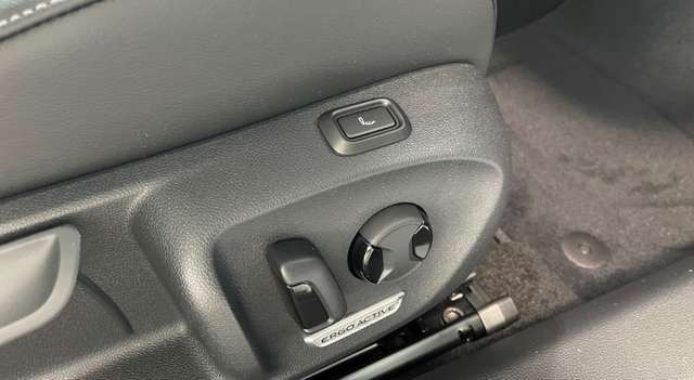 Volkswagen Passat Variant 2.0 Business Pano Navi ACC 360° IQ-Dri...