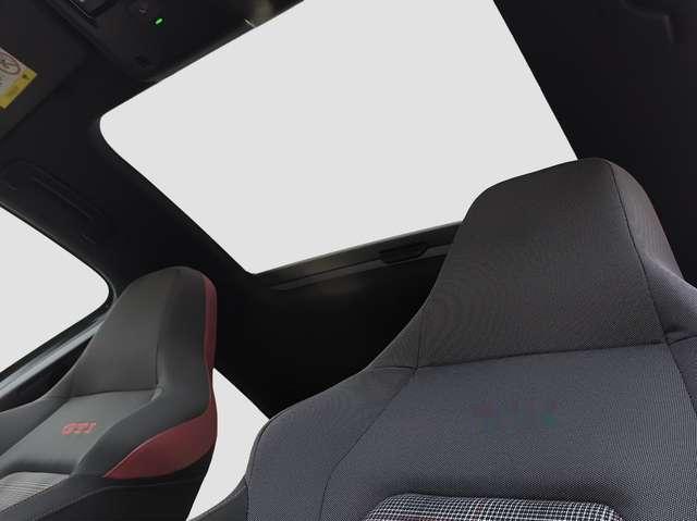 Volkswagen Golf GTI 8 2.0 TSI DSG BLACK STYLE PANO H&K-SOUND NAVI 19 E