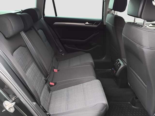 Volkswagen Passat Variant 2.0 TDI DSG Business AHK NAVI PDC
