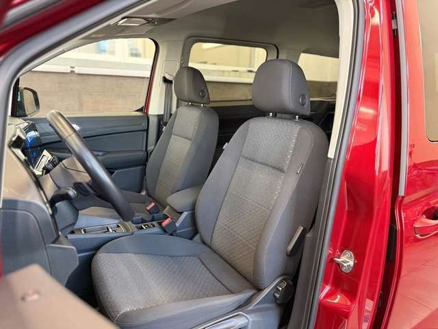 Ford Grand Tourneo Titanium 7 Sitze NAVI AHK ACC VIRT
