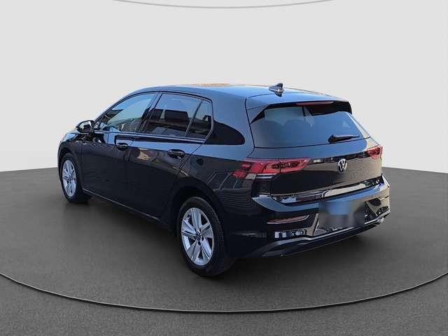 Volkswagen Golf 8 Lim. 1.5 TSI Life LED NAVI RFK
