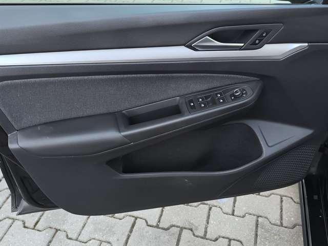 Volkswagen Golf 8 Lim. 1.5 TSI Life LED NAVI RFK