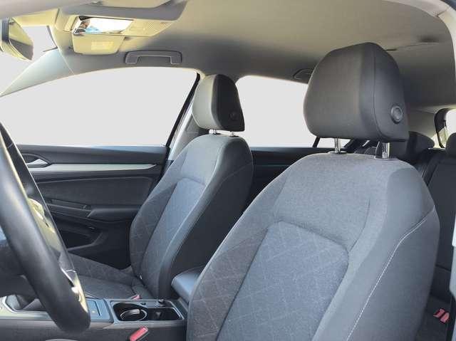 Volkswagen Golf 8 Lim. 1.5 TSI Life LED NAVI RFK