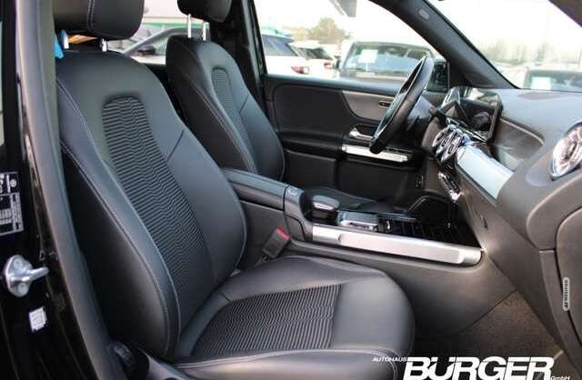 Mercedes-Benz GLB 200 Multibeam LED Navi Pano Kamera Tempomat SitzHZG