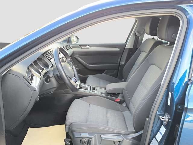 Volkswagen Passat Variant 1.5 TSI DSG Business AHK NAVI PDC Facelift
