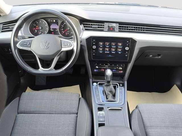 Volkswagen Passat Var. 1.5 TSI DSG Business AHK NAVI PDC Facelift