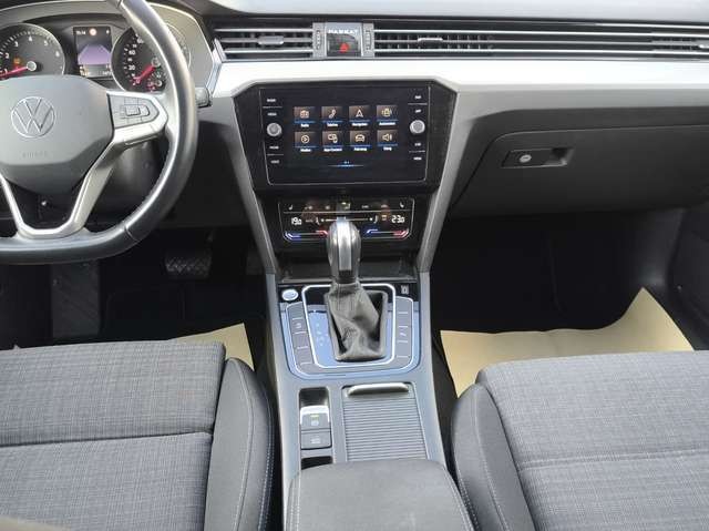 Volkswagen Passat Variant 1.5 TSI DSG Business AHK NAVI PDC Facelift