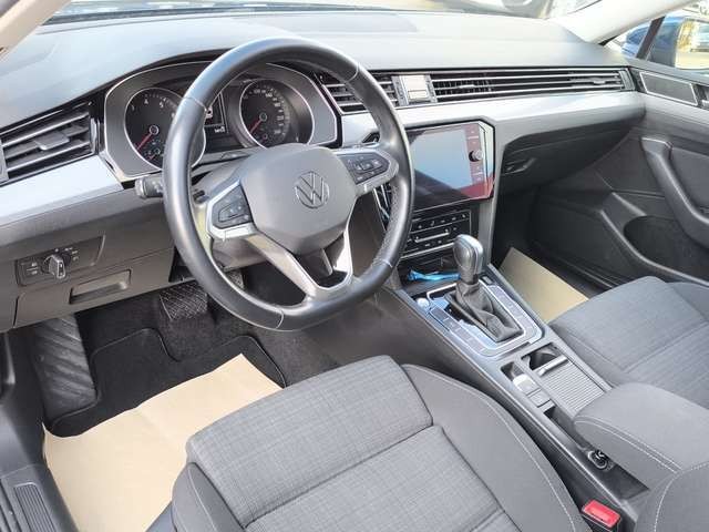 Volkswagen Passat Variant 1.5 TSI DSG Business AHK NAVI PDC Facelift