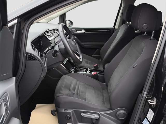 Volkswagen Touran 1.5 TSI DSG Highline ACC PDC SHZ