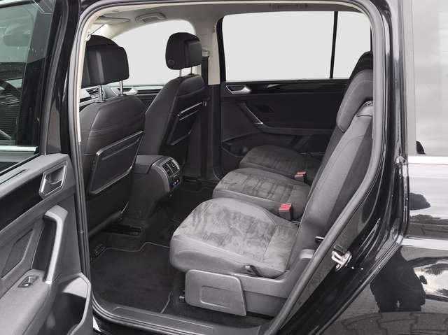 Volkswagen Touran 1.5 TSI DSG Highline ACC PDC SHZ