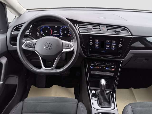 Volkswagen Touran 1.5 TSI DSG Highline ACC PDC SHZ