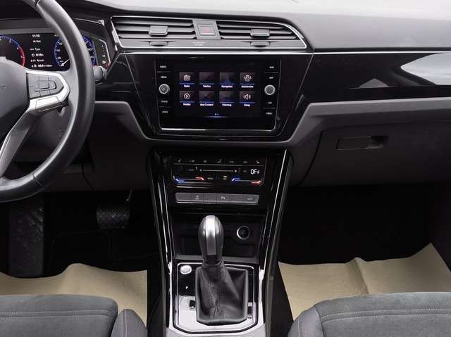 Volkswagen Touran 1.5 TSI DSG Highline ACC PDC SHZ