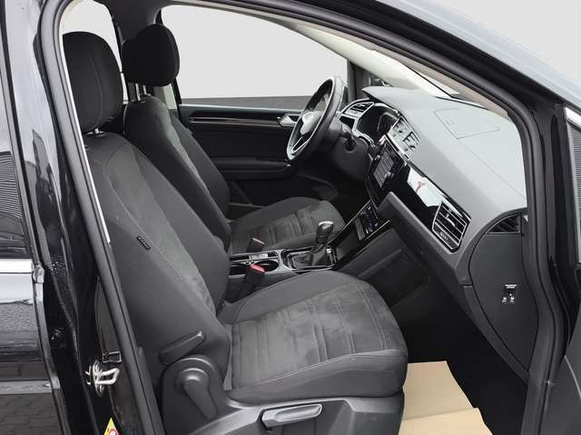 Volkswagen Touran 1.5 TSI DSG Highline ACC PDC SHZ