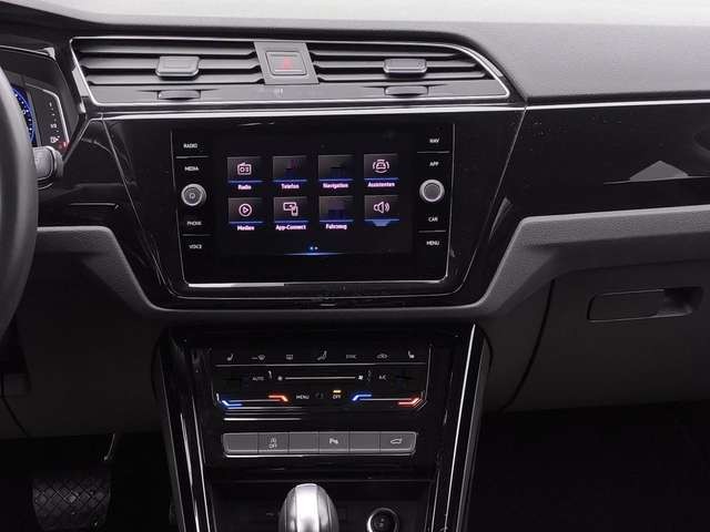 Volkswagen Touran 1.5 TSI DSG Highline ACC PDC SHZ