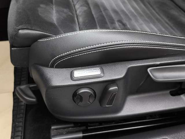 Volkswagen Passat Var. 2.0 TDI DSG Elegance AHK ACC NAVI