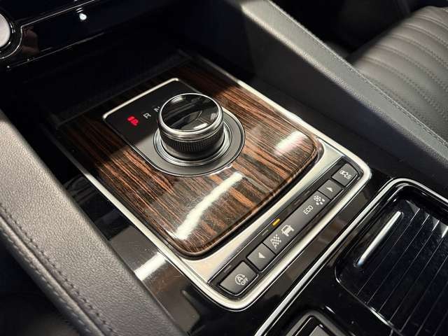 Jaguar F-Pace F-PACE Portfolio AWD NAVI LHZ 4XSHZ KAM BI-XENON