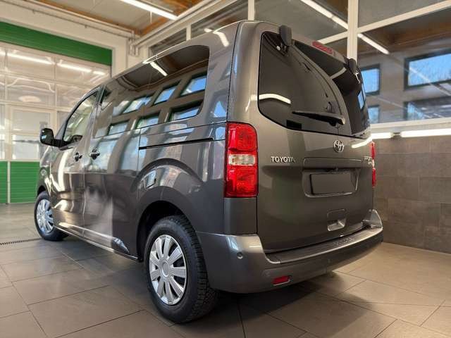 Toyota Proace Verso Compact PDC KAMERA NAVI DAB TEMPOM.