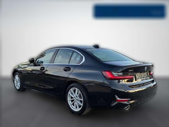 BMW 320 d xDrive Luxury Line AUTOMATIK / LEDER / AHK / SCH