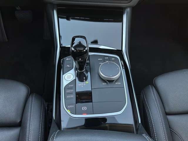 BMW 320 d xDrive Luxury Line AUTOMATIK / LEDER / AHK / SCH