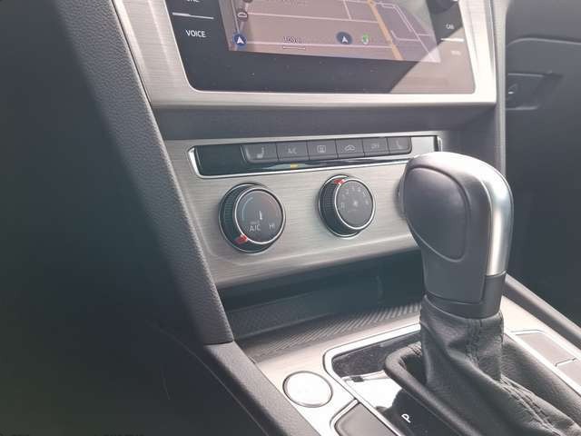 Volkswagen Passat Variant 2.0 TDI Conceptline DSG / NAVI / LED / SITZHEIZUNG