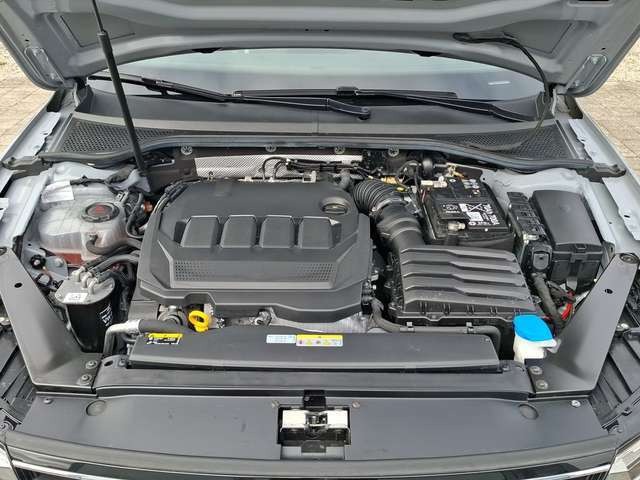 Volkswagen Passat Variant 2.0 TDI Conceptline DSG / NAVI / LED / SITZHEIZUNG