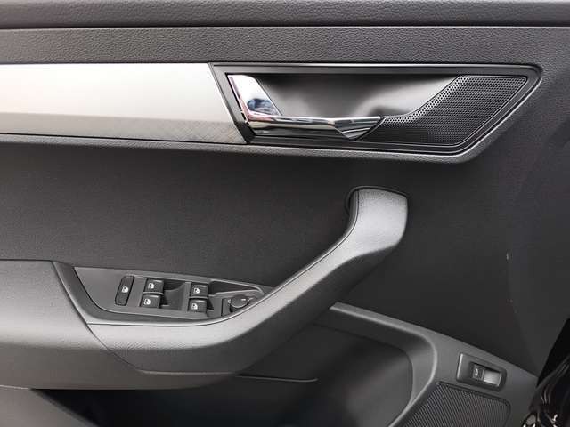 Skoda Karoq 1.5 TSI DSG Selection ACC LED PDC