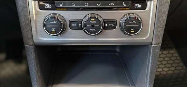 Volkswagen Golf Sportsvan XENON SHZ AHK KAMERA MASSAGE