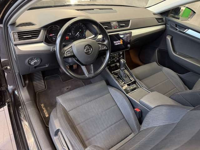 Skoda Superb Combi Ambition DSG BI-XENON NAVI AHK 1.Hd