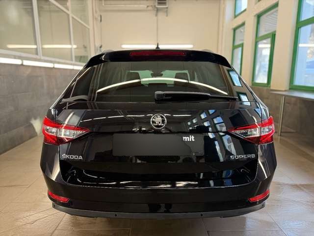 Skoda Superb Combi Ambition DSG BI-XENON NAVI AHK 1.Hd