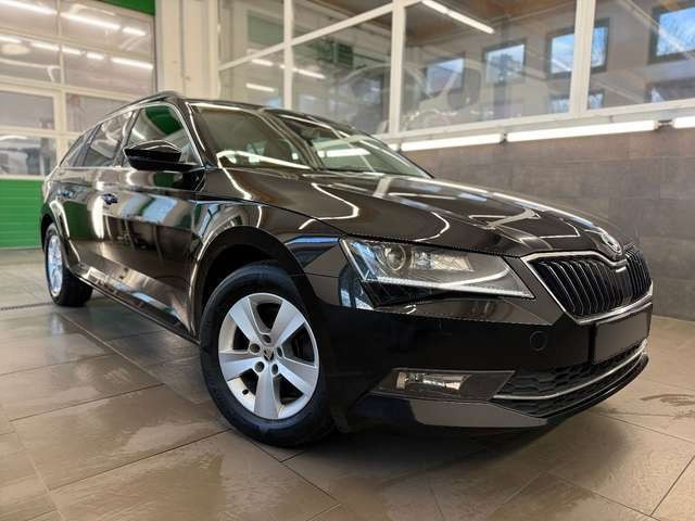Skoda Superb Combi Ambition DSG BI-XENON NAVI AHK 1.Hd