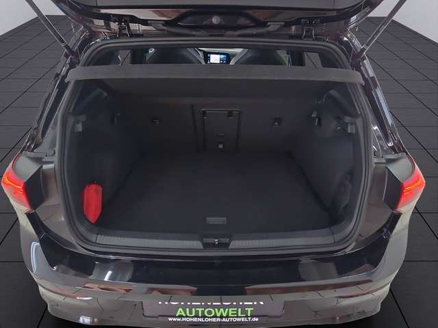 Volkswagen Golf VIII Lim. R-Line *Pano*LED*Navi*SHZ*Sounds*