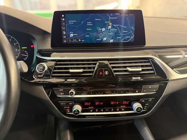 BMW 520 i Touring 5 J. Garantie AHK LEDER NAVI LIVE