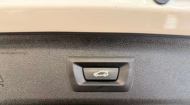 BMW 520 i Touring 5 J. Garantie AHK LEDER NAVI LIVE