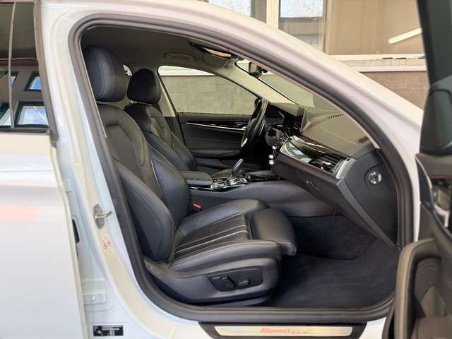 BMW 520 i Touring 5 J. Garantie AHK LEDER NAVI LIVE