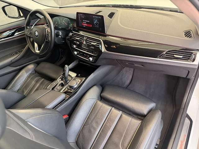 BMW 520 i Touring 5 J. Garantie AHK LEDER NAVI LIVE
