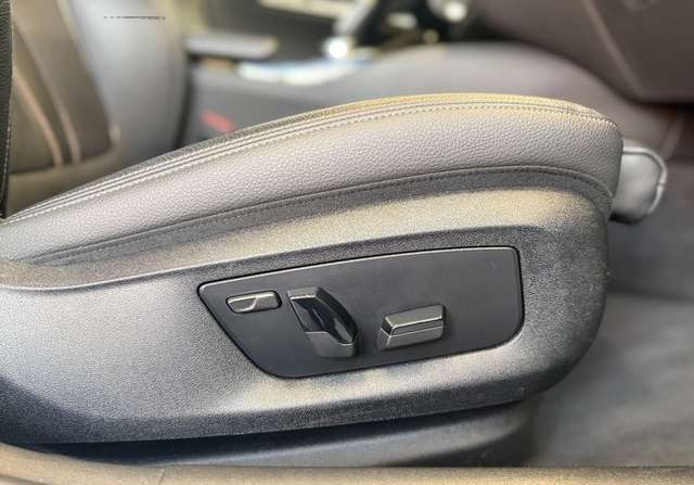 BMW 520 i Touring 5 J. Garantie AHK LEDER NAVI LIVE