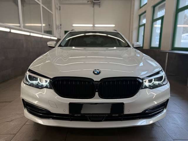 BMW 520 i Touring 5 J. Garantie AHK LEDER NAVI LIVE