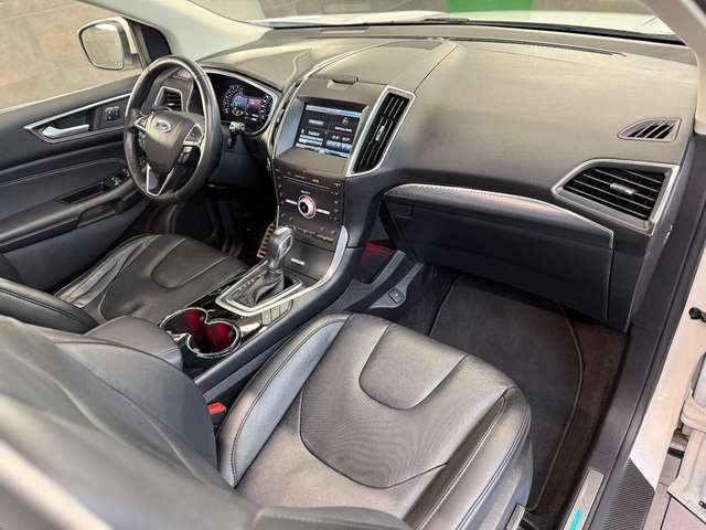 Ford Edge 5 J. Garantie LHZ 4x SHZ LEDER DAB NAVI AHK