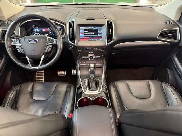 Ford Edge 5 J. Garantie LHZ 4x SHZ LEDER DAB NAVI AHK