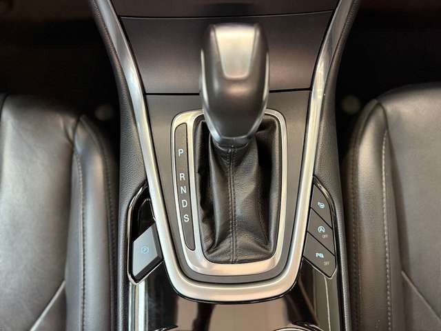 Ford Edge 5 J. Garantie LHZ 4x SHZ LEDER DAB NAVI AHK