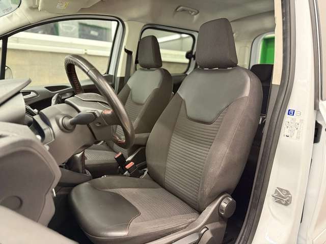 Ford Tourneo Courier 5 J. Garantie KAMERA FSHZ PDC