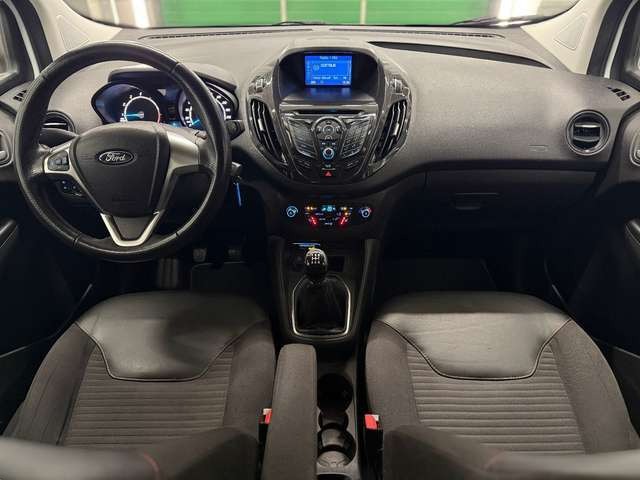 Ford Tourneo Courier 5 J. Garantie KAMERA FSHZ PDC