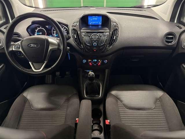 Ford Tourneo Courier SPORT SHZ NAVI KAMERA FSHZ PDC
