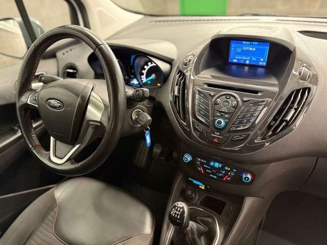 Ford Tourneo Courier 5 J. Garantie KAMERA FSHZ PDC